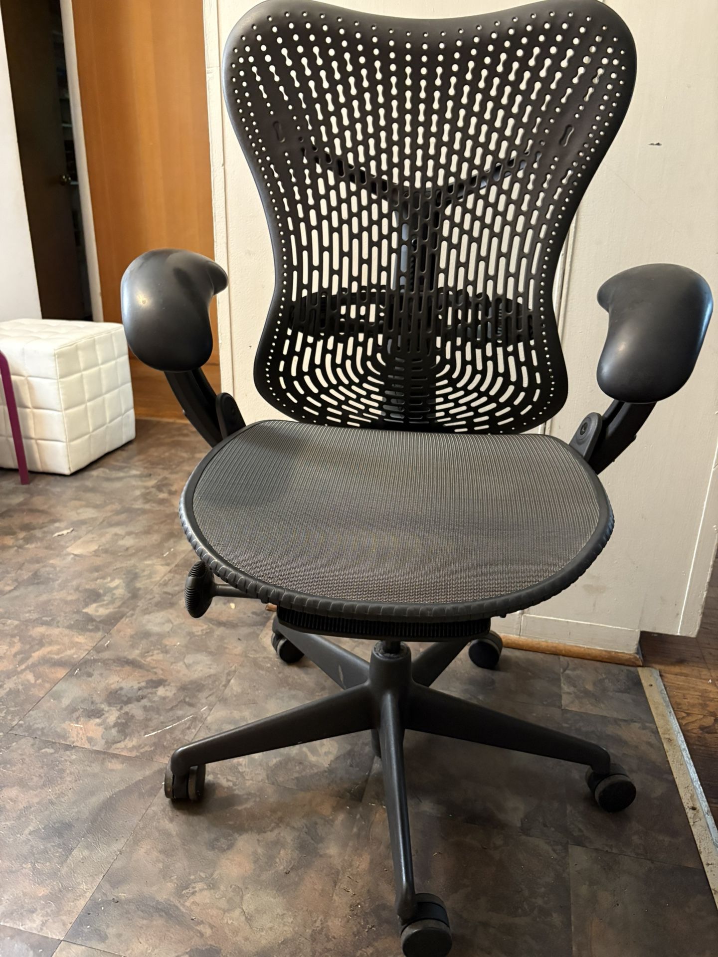 HERMAN MILLER - MIRRA  Fully Ergonomic  Desk Chair Good  For Home Office Too