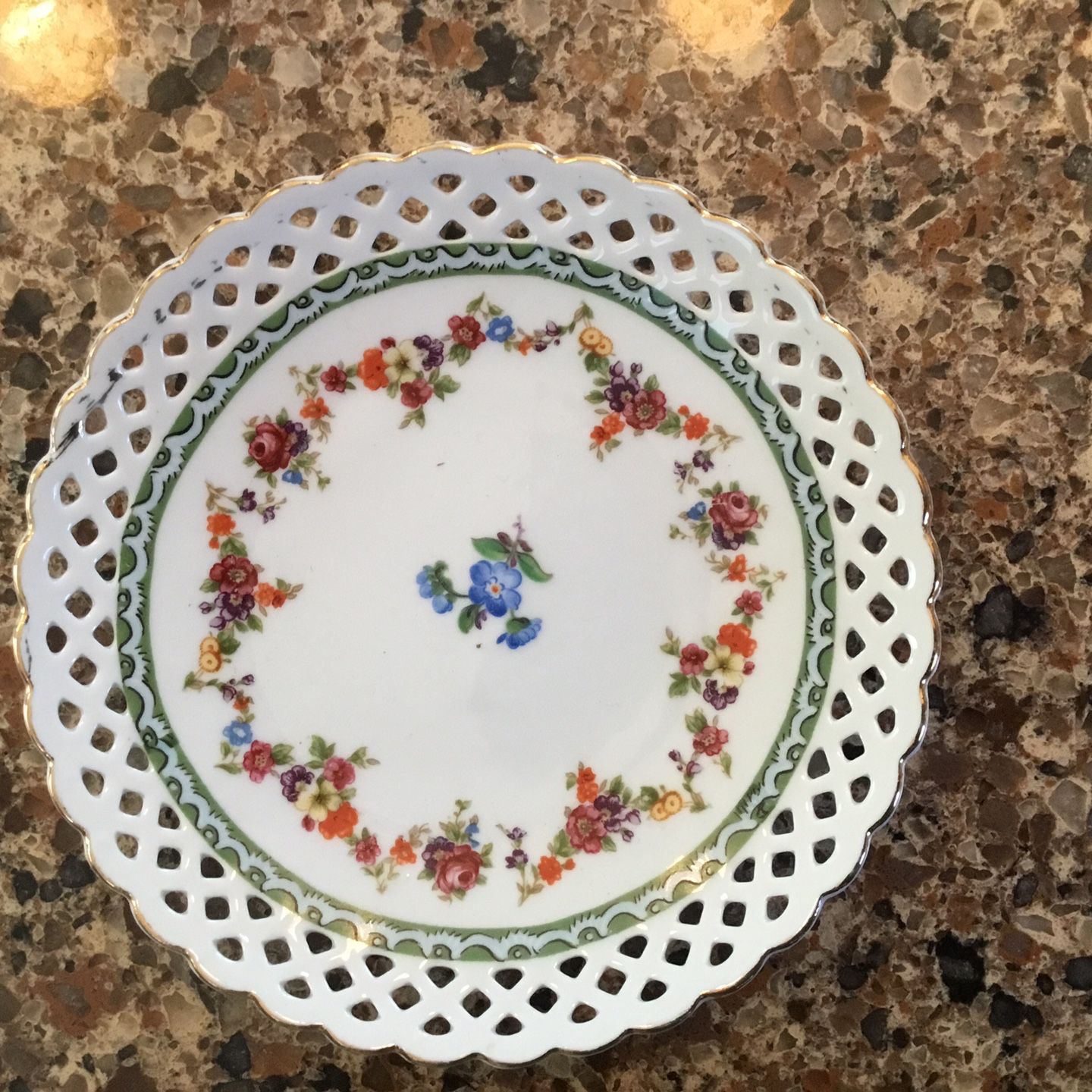 5 1/2”collectable vintage Plate