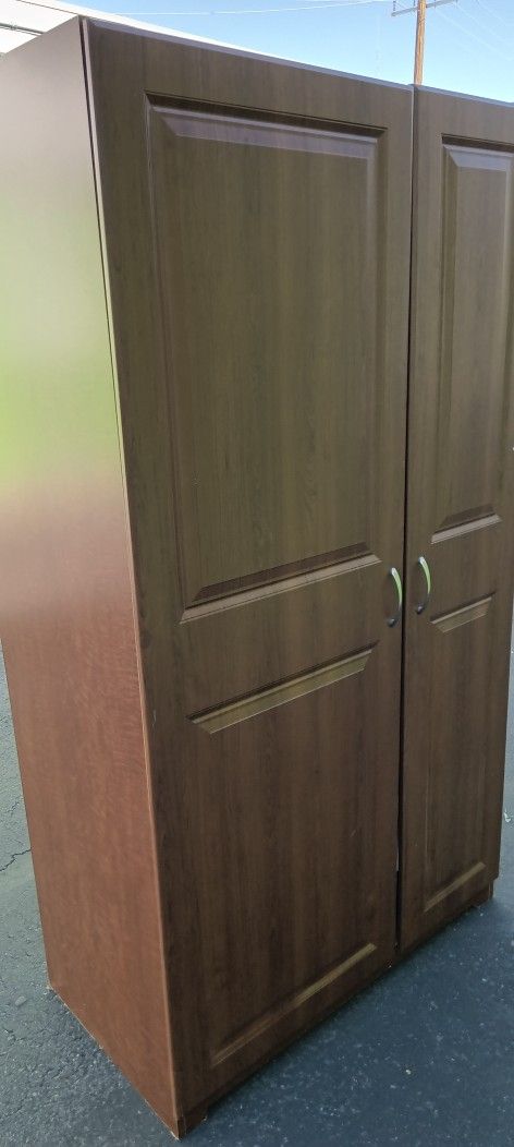 Closet Brown