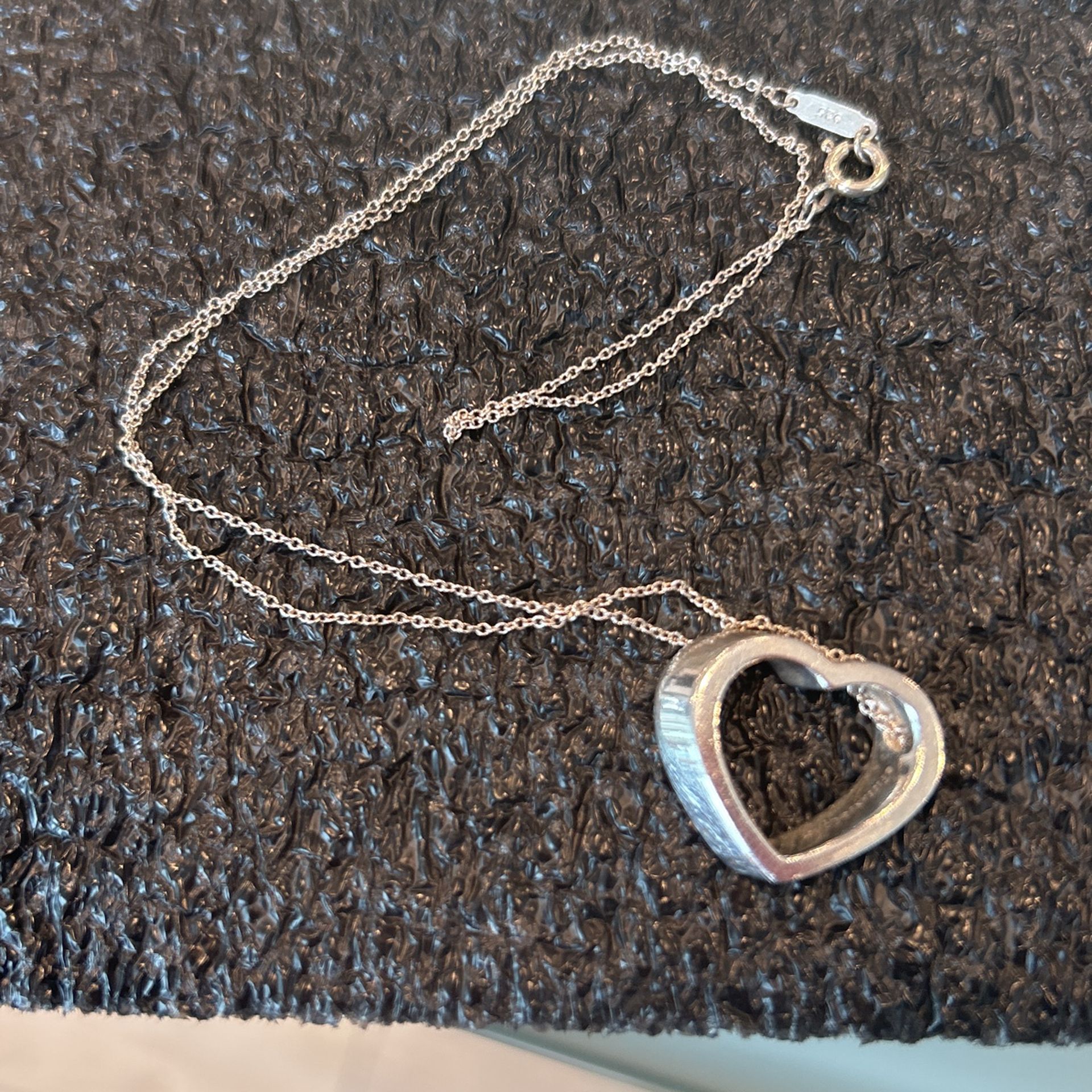 TIFFANY & Co. 3D Open Heart Slanted Pendant Necklace Silver 925