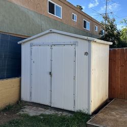 8x6 Storage Shed WorkForce Plastic – Good Condition