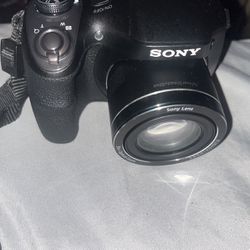 Sony cybershot DSC-H300 DLSR camera