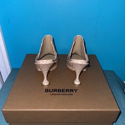 Light sand Burberry Heels