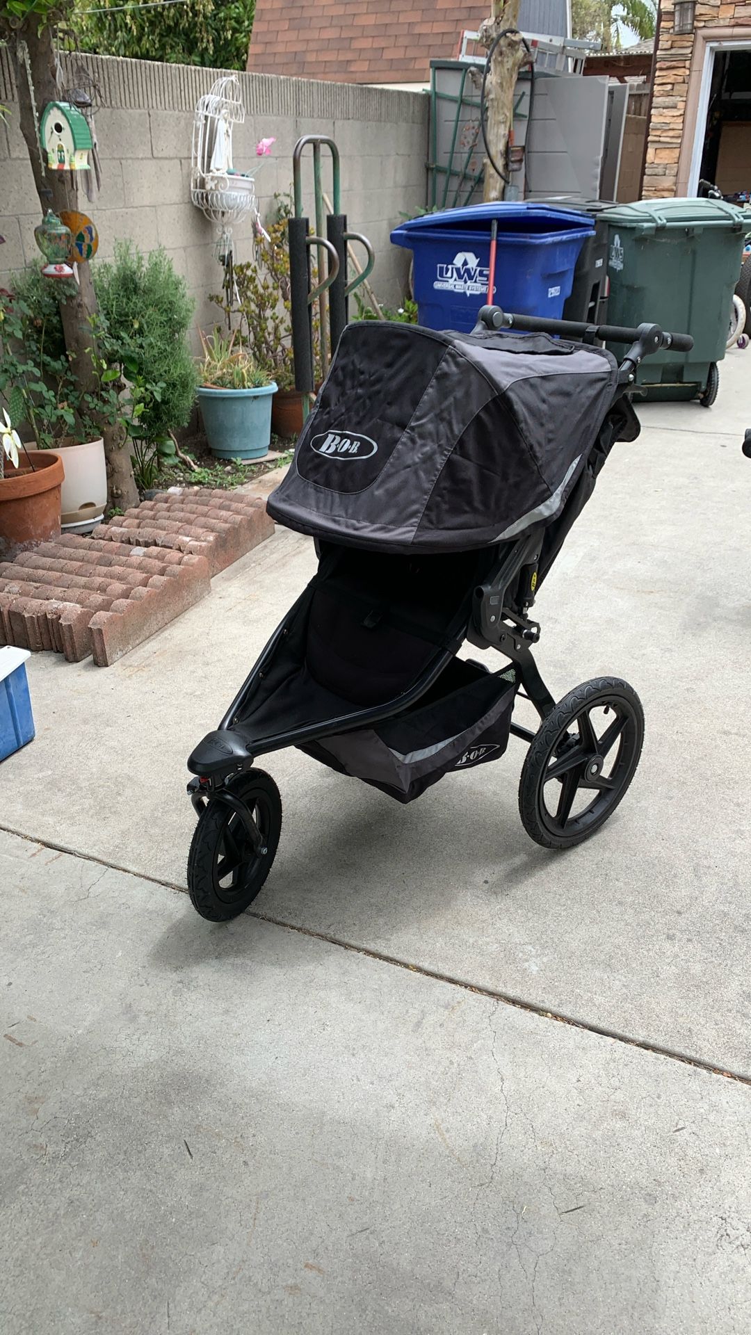 B•O•B Jogging Stroller