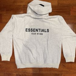 ESSENTIAL HOODIE 
