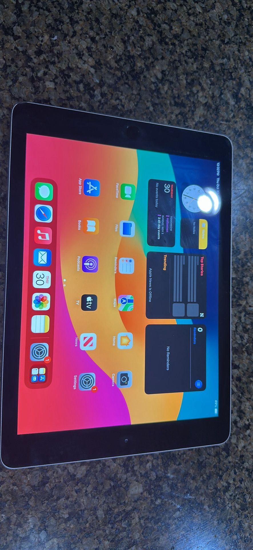 Apple ipad 6 th gen 128 gb wifi like new