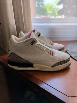 Boys size 5 Jordans