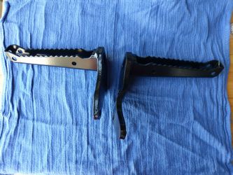 Banshee foot pegs