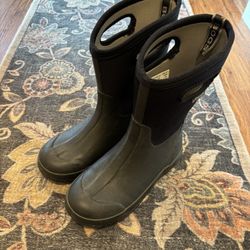 BOGS sz 6 rain / snow boots
