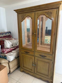Showcase cabinet