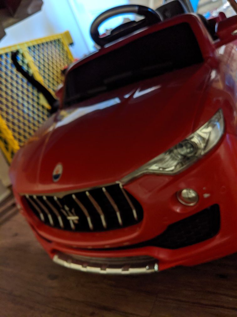Kids ride on toy car Maserati