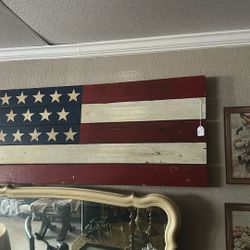 Antique American Flag Wall Design