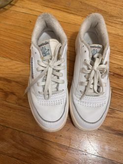 Rebook Women White Sneaker Size 7.5