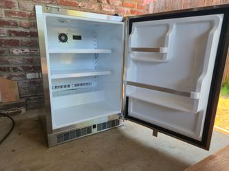 Twin Eagles outdoor fridge