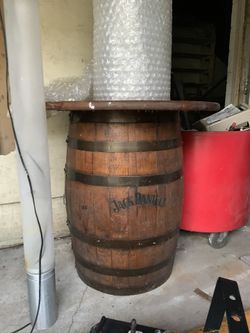 Jack Daniels barrel table With Bar Stools