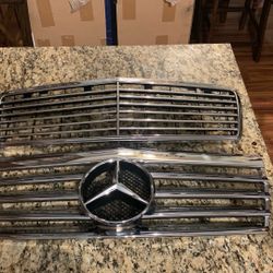 1991 Mercedes Benz  S Class Grille 