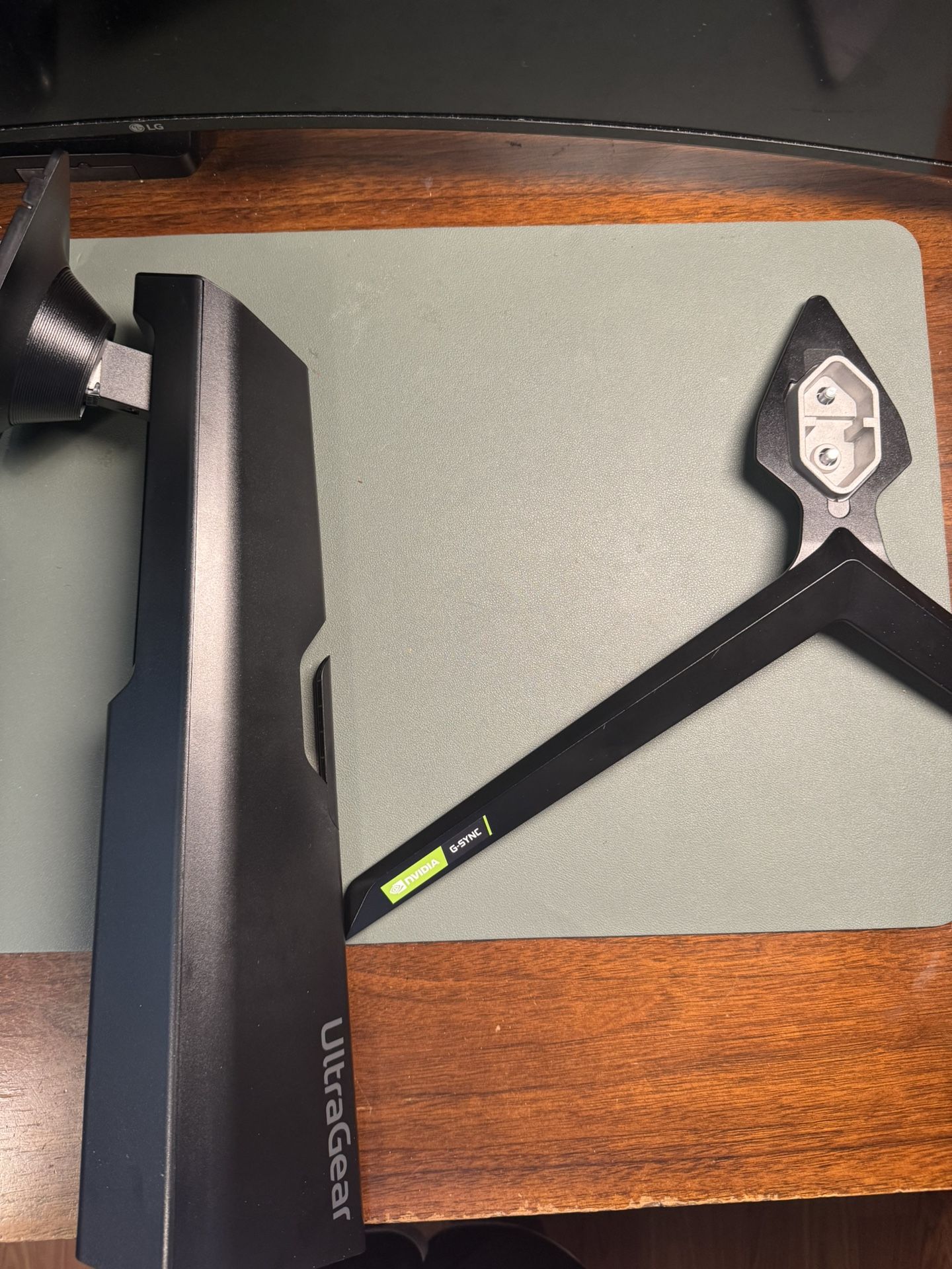 Ultra Gear Monitor Stand