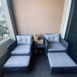 Like New Outdoor Chairs  with Ottomans and table $275 firm!