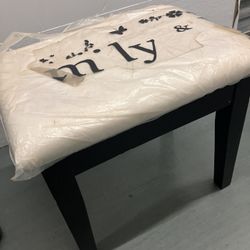 Vanity Seat 
