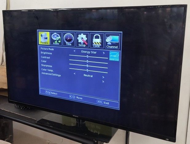 2022 Westinghouse (DWM55F1G1) 55" lED TV For Sale!!!

*In excellent condition.

*Not a Smart TV.

*No remote.