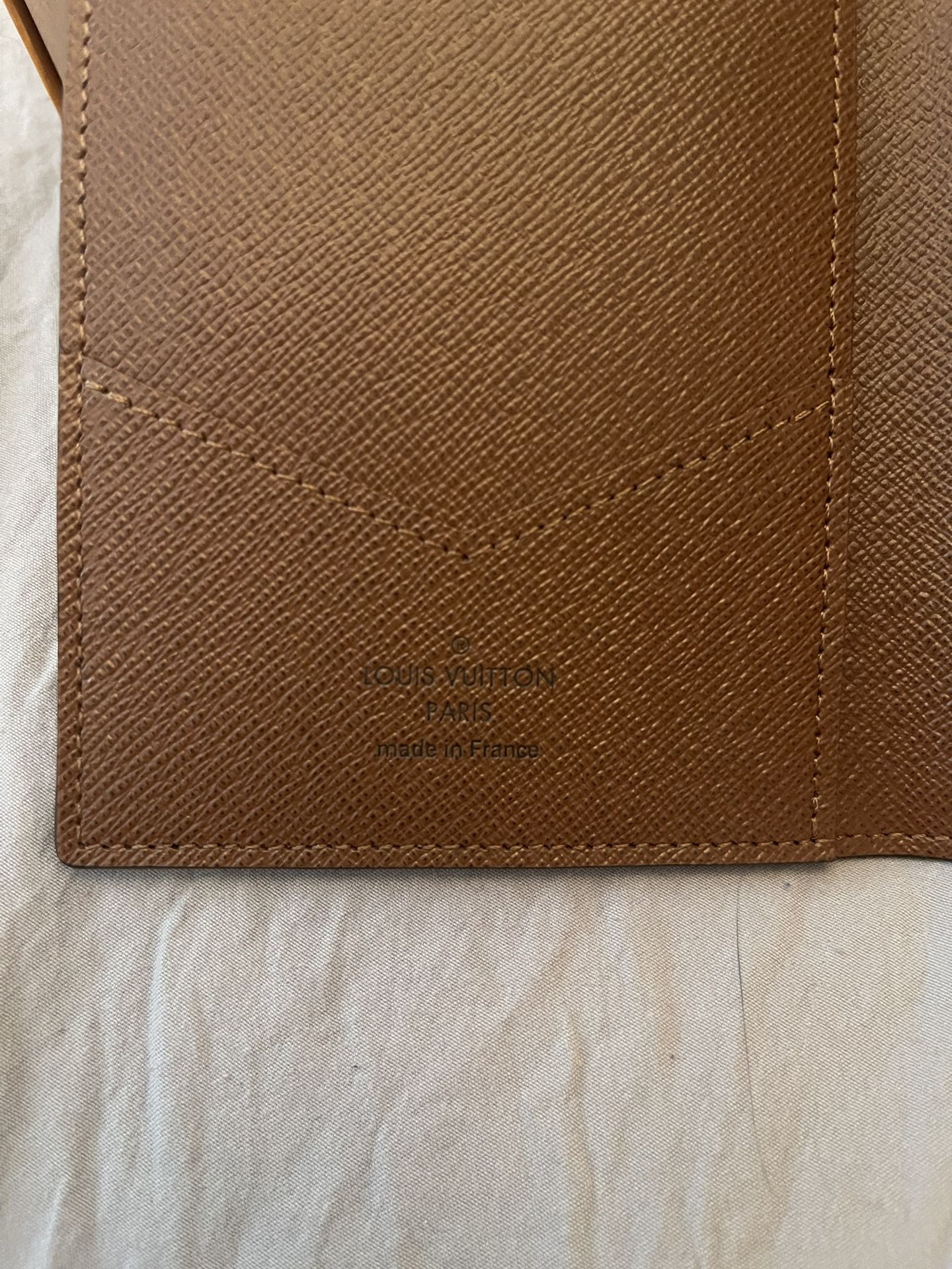 LV Brown Card Holder ( With Dust Bag ) for Sale in Wilmington, CA - OfferUp