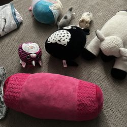 Blankets and plush lot