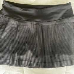 Lululemon Skirt - Black 