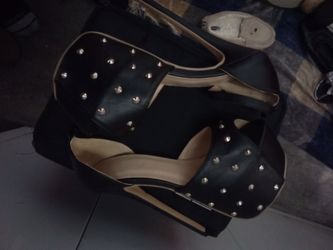 Mixed women and men shoes Nike Adidas Michael Coors crock's etc...