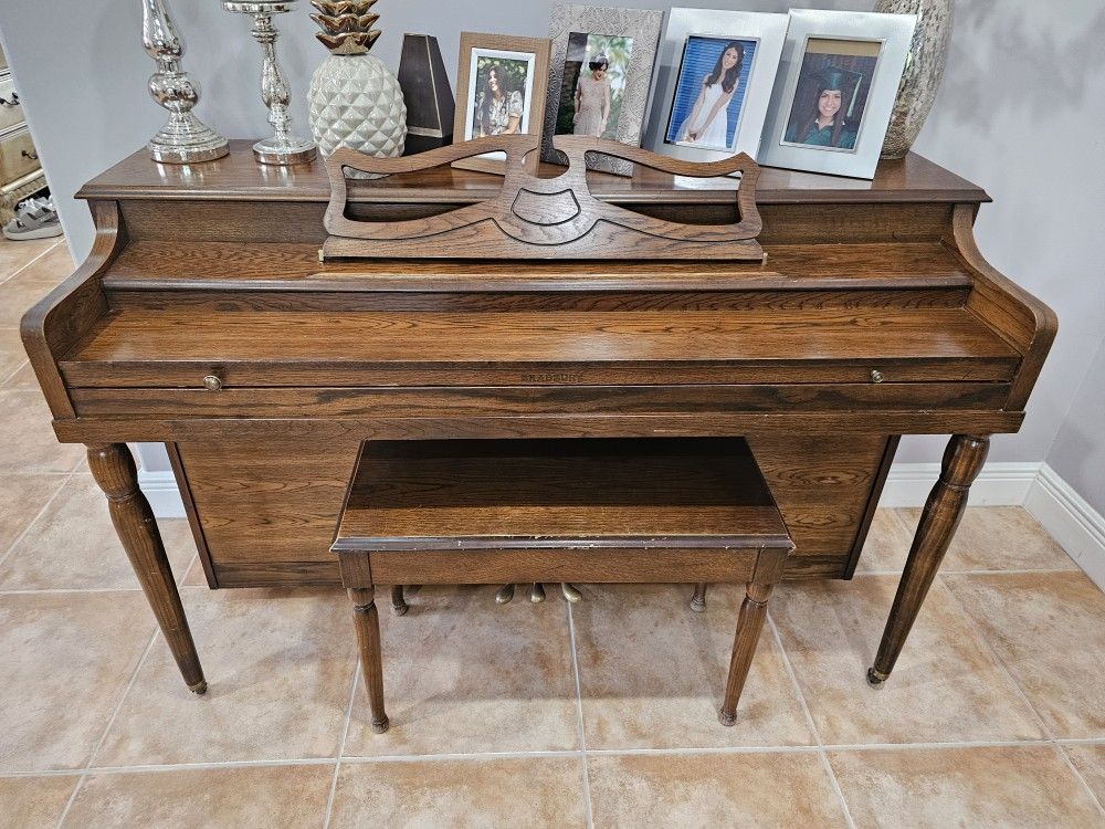 Bradbury Piano