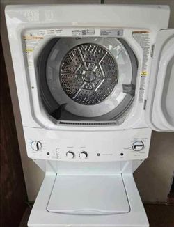 ✨️✅️ 🔆 GE Laundry Center🔆✅️✨️ in Great Condition.