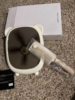 Bear-Shaped Vanity Mirror with Comb Set