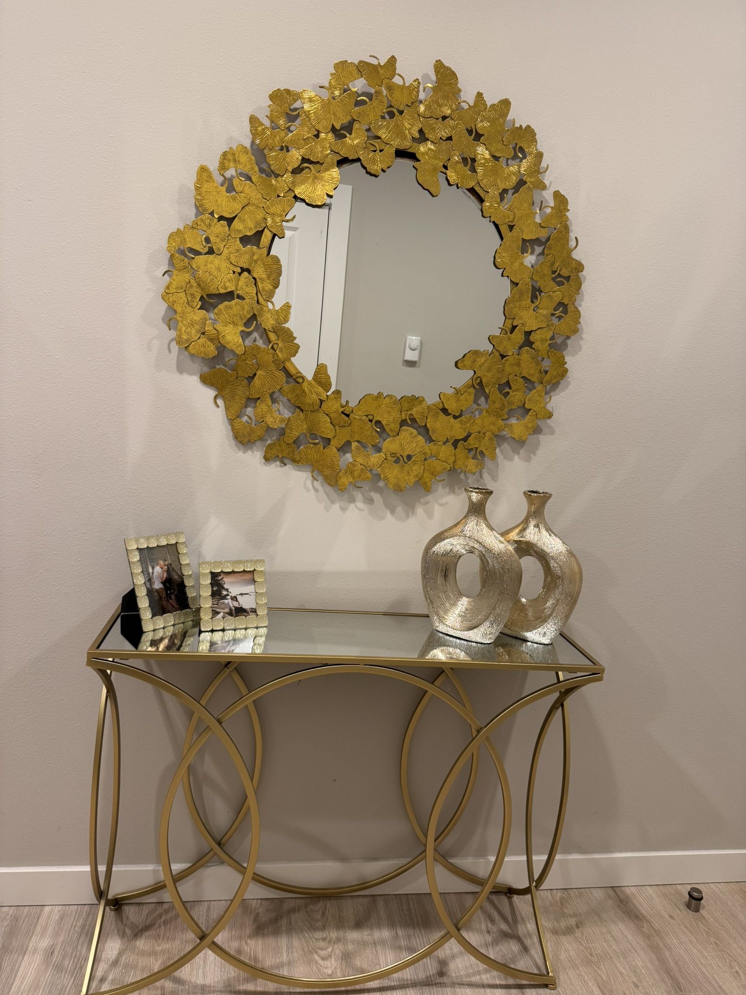 Mirror with table