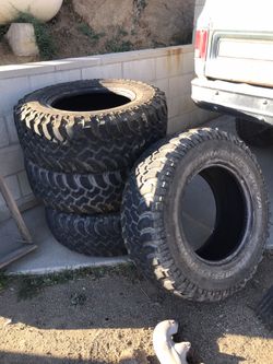 35/12.50/18 mud terrain tires $250