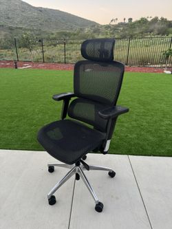 All mesh high back fully adjustable office chair with headrest