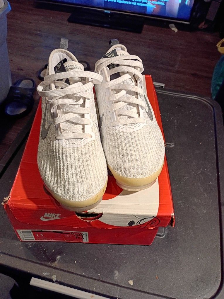 NIKE AIR VAPOR MAX FLYNIT' 3 LOW WHITE / SILVER SNEAKERS WOMEN'S