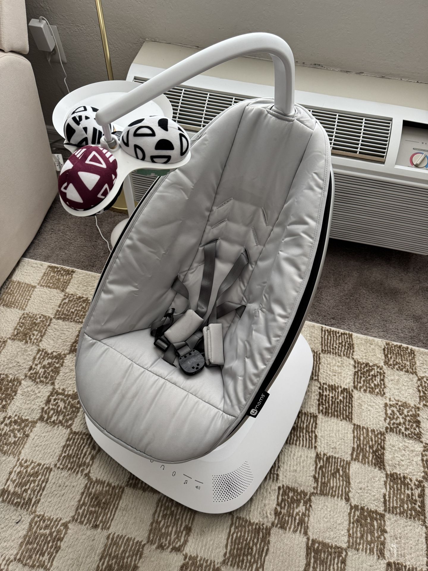 4MOMS MamaRoo Multi-Motion Baby Swing