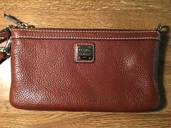 Dooney and bourke wristlet