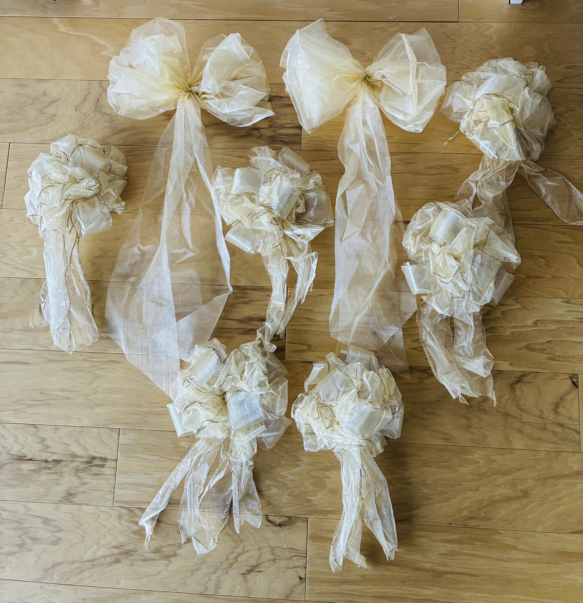 8 Fancy-Lacy Gold & Beige Bows.