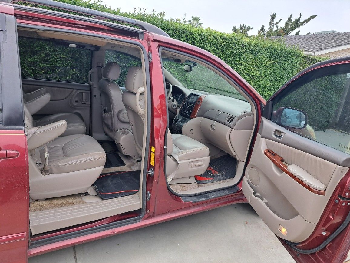 2005 Toyota Sienna