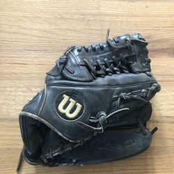 Wilson Infielder/Outfielders Glove