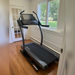 NordicTrack X22i Incline Treadmill, with Fan - Very Good - 2021 – Westport, CT