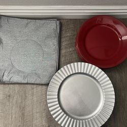 Plate chargers And Placemats 
