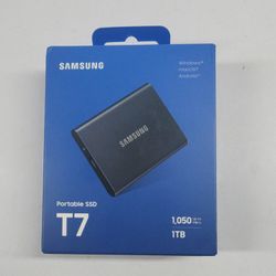 New Samsung Portable T7 1TB USB-C to USB-C SSD MU-PC1T0T