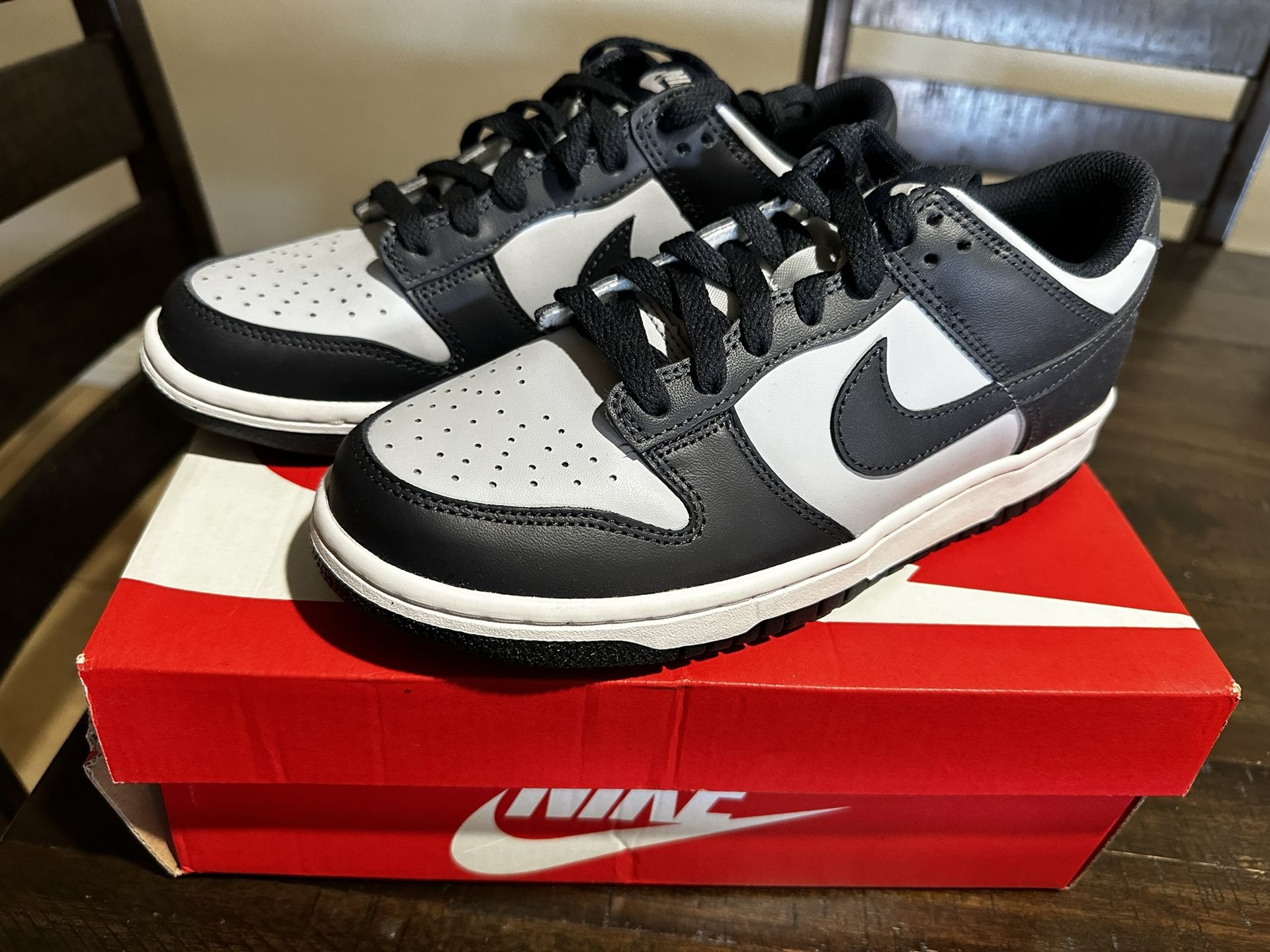 Nike Dunks “Georgetown” 7Y