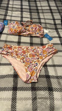 Trajes De Baño De 2 Piezas Nuevos Size L.  $5 Cada Uno $5 Each 