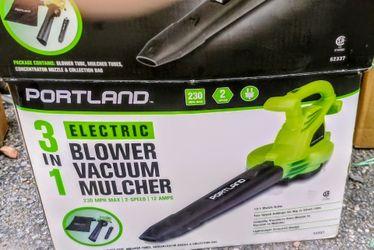 Portland 3-in-1 Electric Leaf Blower, Vacuum  & Mulcher 12AMP- Box is open but never used.