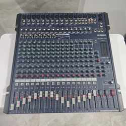 Yamaha Mixing Console MG 206c - USB 