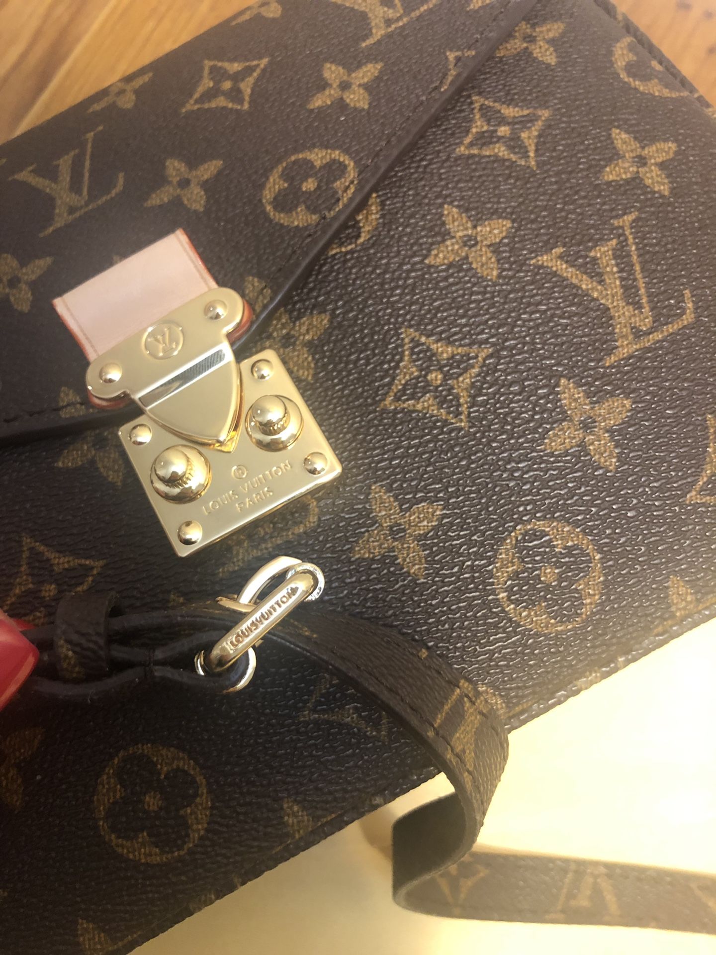 2018 limited edition pochette metis Louis Vuitton with receipt for Sale in  Seattle, WA - OfferUp