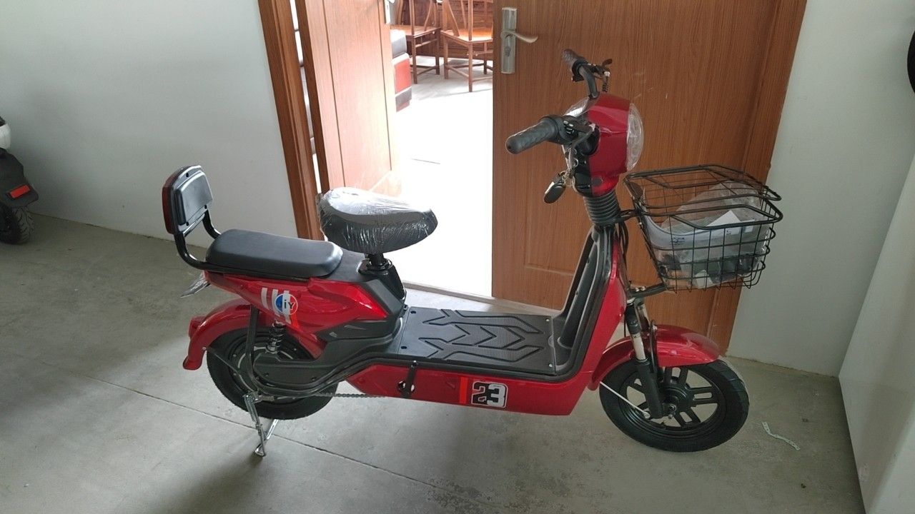 New 35 miles electric scooter with pedals