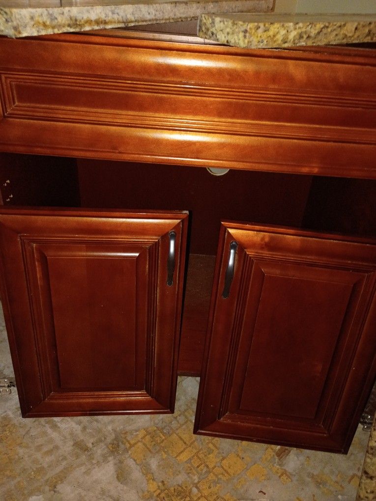 Bsthroom Vanity W/ Marble Top